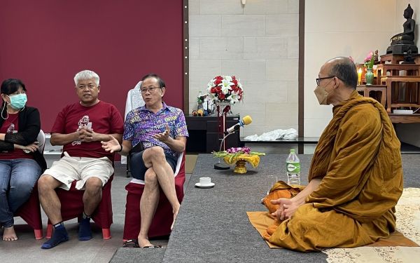 ภาพบรรยากาศสนทนาธรรมและพบปะสังสรรค์ รุ่น 18