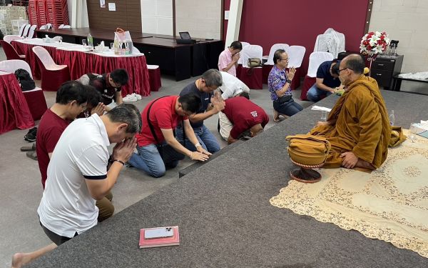 ภาพบรรยากาศสนทนาธรรมและพบปะสังสรรค์ รุ่น 18