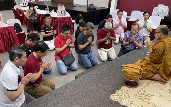 ภาพบรรยากาศสนทนาธรรมและพบปะสังสรรค์ รุ่น 18