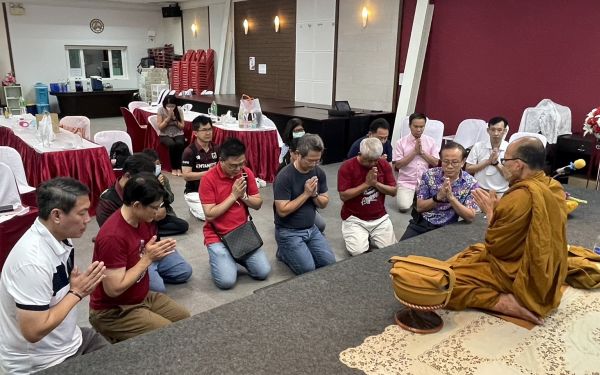 ภาพบรรยากาศสนทนาธรรมและพบปะสังสรรค์ รุ่น 18