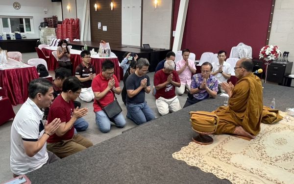 ภาพบรรยากาศสนทนาธรรมและพบปะสังสรรค์ รุ่น 18