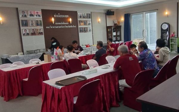 ภาพบรรยากาศสนทนาธรรมและพบปะสังสรรค์ รุ่น 18