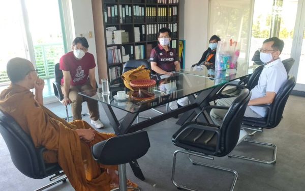 ภาพบรรยากาศสนทนาธรรมและพบปะสังสรรค์ รุ่น 18