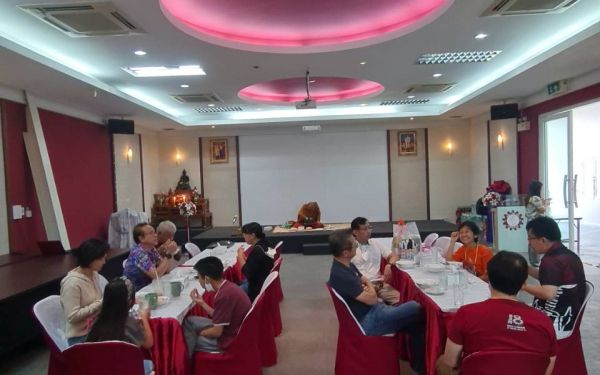 ภาพบรรยากาศสนทนาธรรมและพบปะสังสรรค์ รุ่น 18