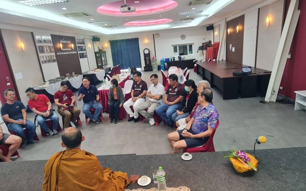 ภาพบรรยากาศสนทนาธรรมและพบปะสังสรรค์ รุ่น 18