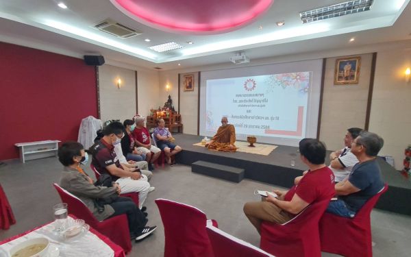 ภาพบรรยากาศสนทนาธรรมและพบปะสังสรรค์ รุ่น 18