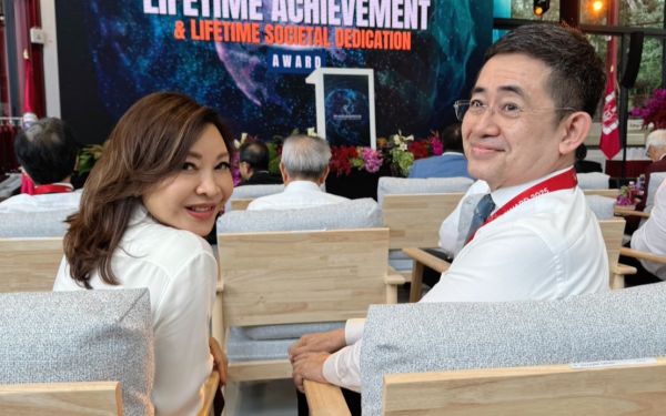 พิธีเชิดชูเกียรติผู้ได้รับรางวัลนักศึกษาเก่าเกียรติยศ (LIFETIME ACHIEVEMENT AWARD) และพิธีประกาศเกียรติคุณผู้ได้รับรางวัล LIFETIME SOCIETAL DEDICATION AWARD