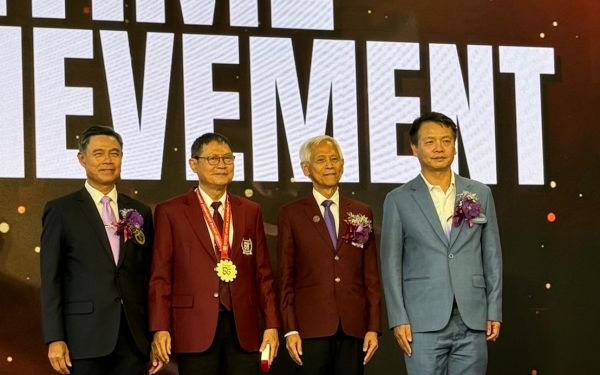 พิธีเชิดชูเกียรติผู้ได้รับรางวัลนักศึกษาเก่าเกียรติยศ (LIFETIME ACHIEVEMENT AWARD) และพิธีประกาศเกียรติคุณผู้ได้รับรางวัล LIFETIME SOCIETAL DEDICATION AWARD