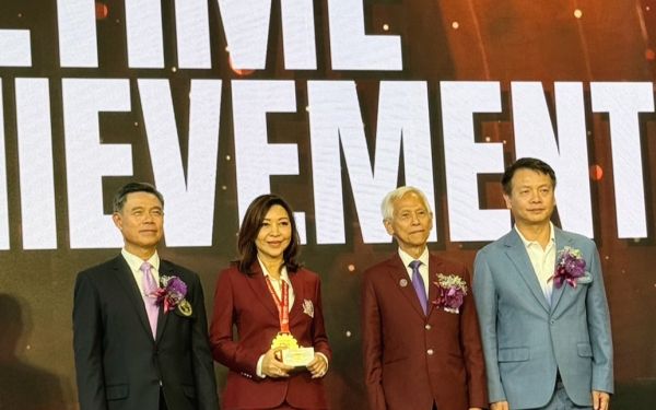 พิธีเชิดชูเกียรติผู้ได้รับรางวัลนักศึกษาเก่าเกียรติยศ (LIFETIME ACHIEVEMENT AWARD) และพิธีประกาศเกียรติคุณผู้ได้รับรางวัล LIFETIME SOCIETAL DEDICATION AWARD