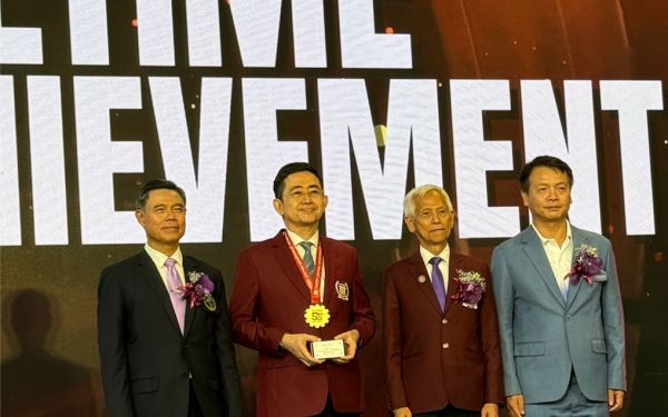 พิธีเชิดชูเกียรติผู้ได้รับรางวัลนักศึกษาเก่าเกียรติยศ (LIFETIME ACHIEVEMENT AWARD) และพิธีประกาศเกียรติคุณผู้ได้รับรางวัล LIFETIME SOCIETAL DEDICATION AWARD