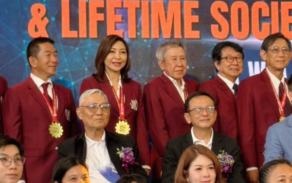 พิธีเชิดชูเกียรติผู้ได้รับรางวัลนักศึกษาเก่าเกียรติยศ (LIFETIME ACHIEVEMENT AWARD) และพิธีประกาศเกียรติคุณผู้ได้รับรางวัล LIFETIME SOCIETAL DEDICATION AWARD