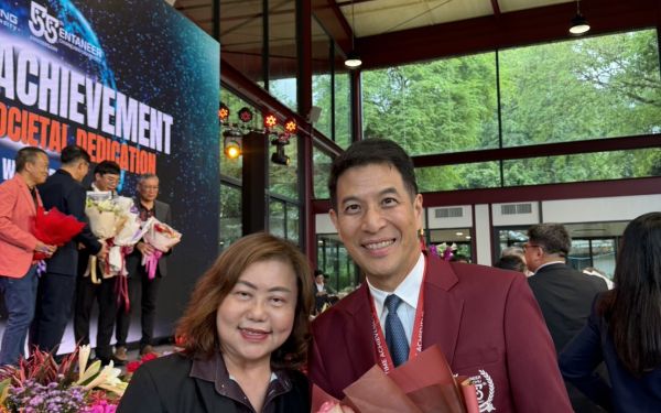 พิธีเชิดชูเกียรติผู้ได้รับรางวัลนักศึกษาเก่าเกียรติยศ (LIFETIME ACHIEVEMENT AWARD) และพิธีประกาศเกียรติคุณผู้ได้รับรางวัล LIFETIME SOCIETAL DEDICATION AWARD