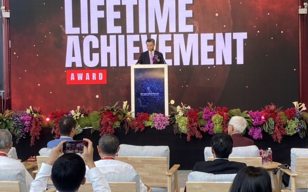 พิธีเชิดชูเกียรติผู้ได้รับรางวัลนักศึกษาเก่าเกียรติยศ (LIFETIME ACHIEVEMENT AWARD) และพิธีประกาศเกียรติคุณผู้ได้รับรางวัล LIFETIME SOCIETAL DEDICATION AWARD