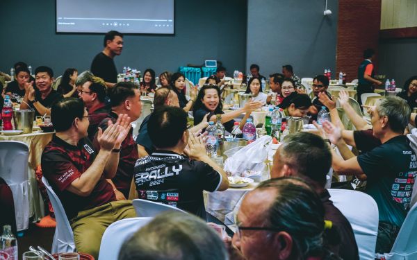 กิจกรรมงานเหล็กตะวันออก และ กิจกรรมรดน้ำดำหัว