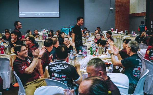 กิจกรรมงานเหล็กตะวันออก และ กิจกรรมรดน้ำดำหัว