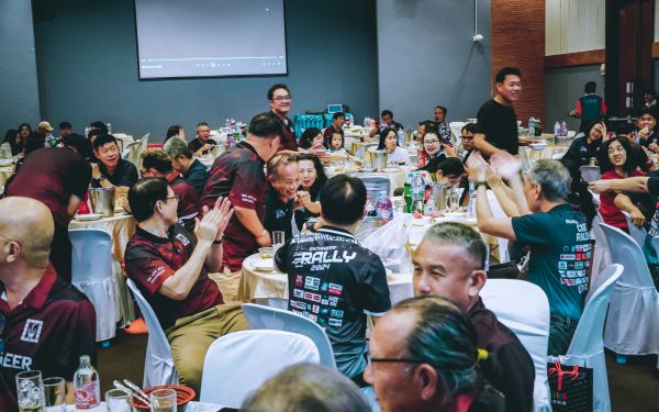 กิจกรรมงานเหล็กตะวันออก และ กิจกรรมรดน้ำดำหัว