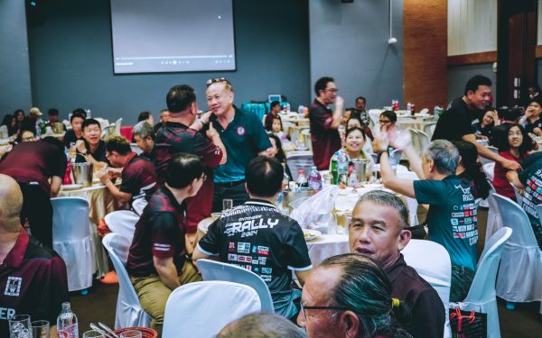 กิจกรรมงานเหล็กตะวันออก และ กิจกรรมรดน้ำดำหัว