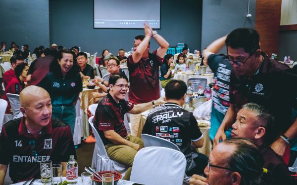 กิจกรรมงานเหล็กตะวันออก และ กิจกรรมรดน้ำดำหัว