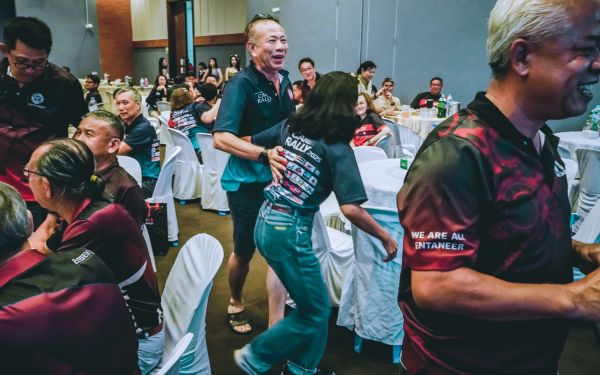 กิจกรรมงานเหล็กตะวันออก และ กิจกรรมรดน้ำดำหัว