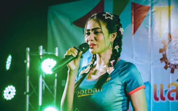 กิจกรรมงานเหล็กตะวันออก และ กิจกรรมรดน้ำดำหัว