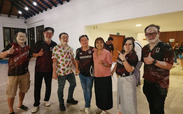 กิจกรรมงานเหล็กตะวันออก และ กิจกรรมรดน้ำดำหัว