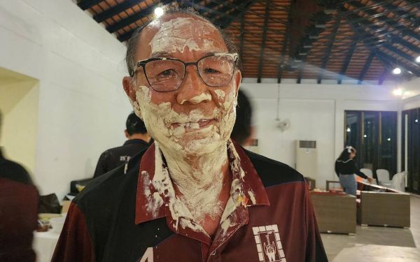 กิจกรรมงานเหล็กตะวันออก และ กิจกรรมรดน้ำดำหัว