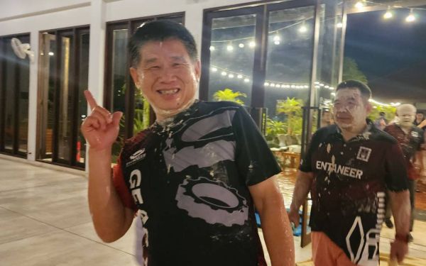 กิจกรรมงานเหล็กตะวันออก และ กิจกรรมรดน้ำดำหัว