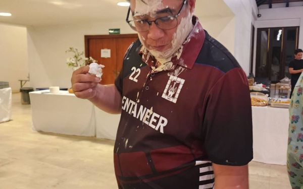 กิจกรรมงานเหล็กตะวันออก และ กิจกรรมรดน้ำดำหัว