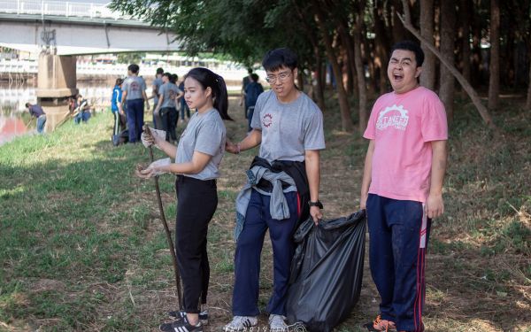 23-11-61 วิศวฯบำเพ็ญ : เก็บกระทง ณ ริมน้ำปิง
