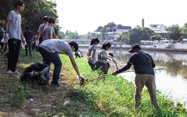23-11-61 วิศวฯบำเพ็ญ : เก็บกระทง ณ ริมน้ำปิง